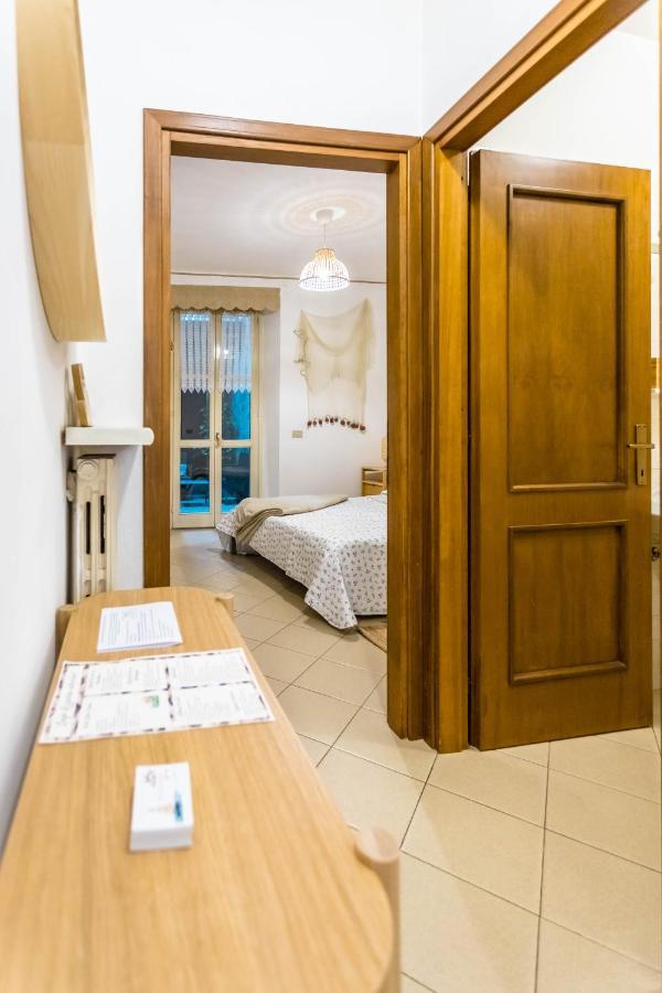 Lago Azzurro Apartment Varenna Exteriör bild